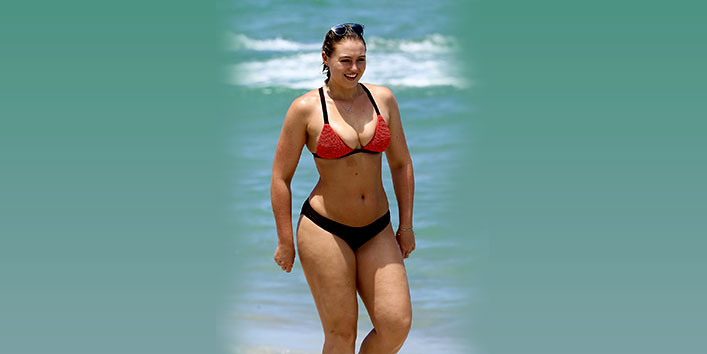  Iskra Lawrence