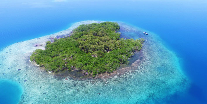 Angelina-Jolie-An-island