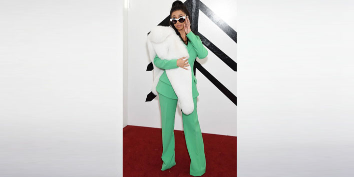 Pant-suit